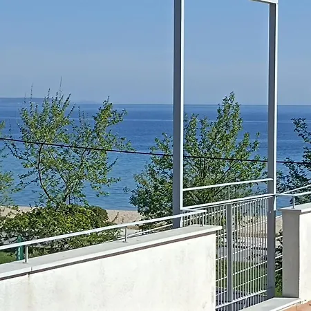 Ammos Seafront Family Apartman *