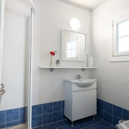 Ammos Seafront Family Apartment Nea Plagia
