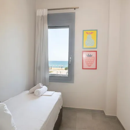 Ammos Seafront Family Apartment *