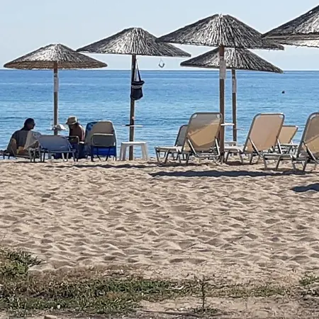 Lägenhet Ammos Seafront Family